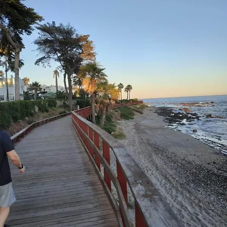 Al Lado Del Mar *